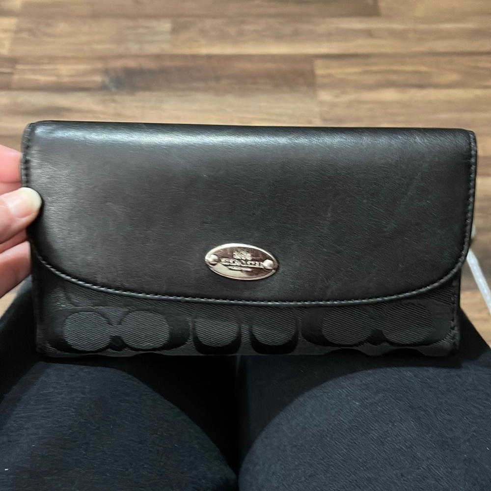 Coach wallet, black